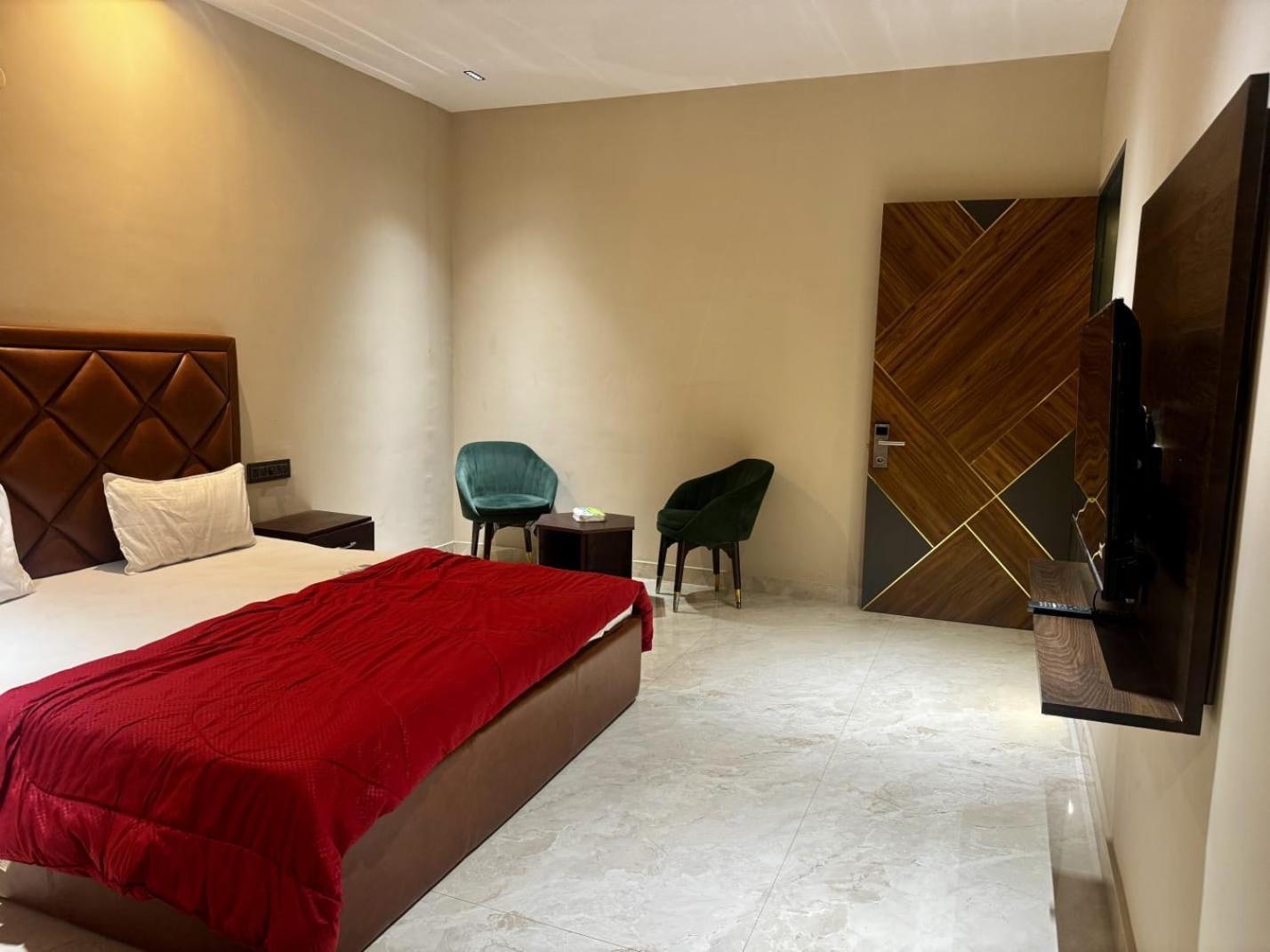 The Pearl Hotel Sirsa Luaran gambar